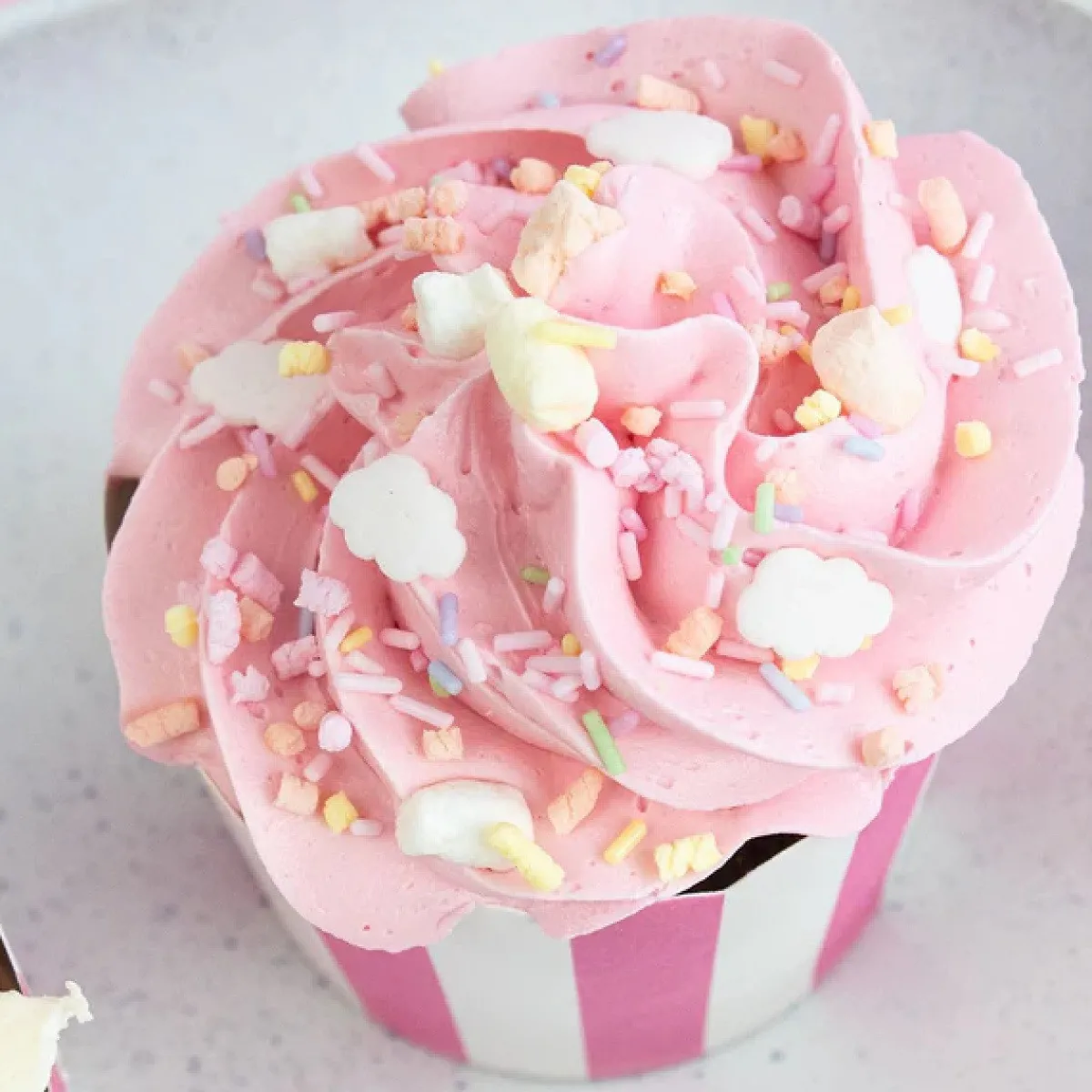 Sale Happy Sprinkles Sprinkles Milkshake Magic Topping 70g**